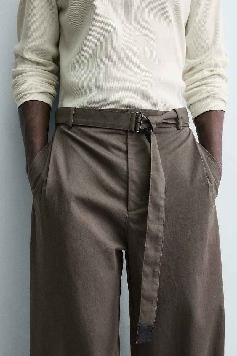 PANTALON COUPE LARGE AVEC CEINTURE