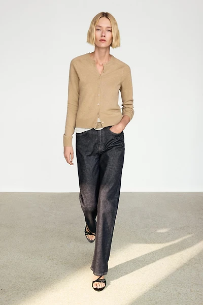 100% cashmere cropped knit cardigan