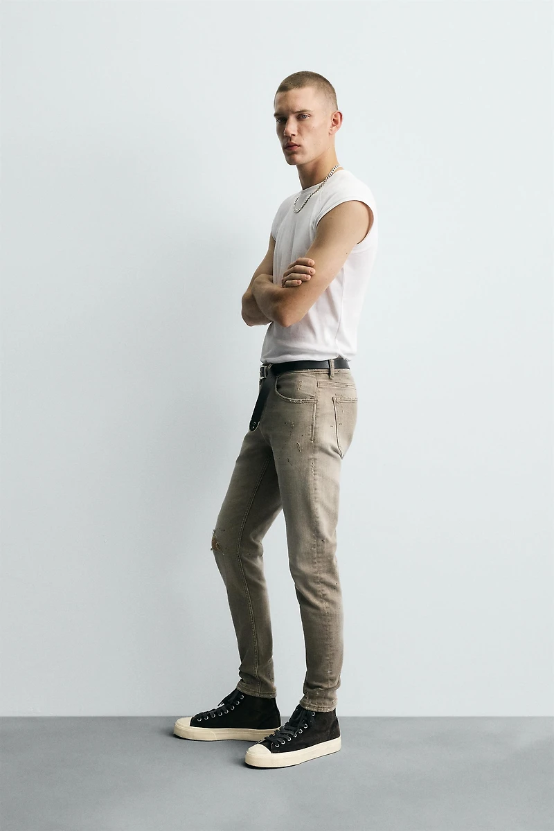RIPPED SKINNY FIT JEANS