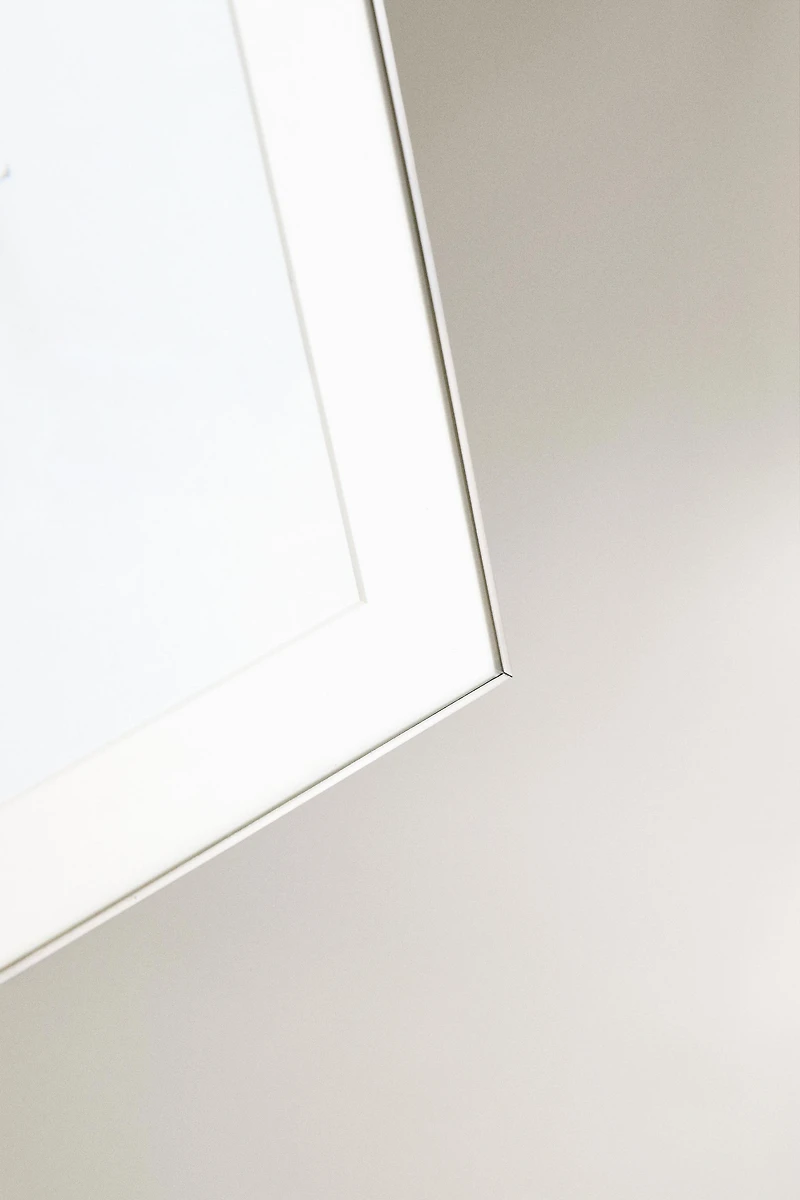 THIN SILVER PICTURE FRAME