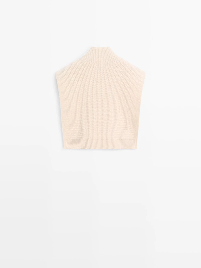 Short wool blend chest with zip