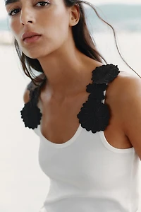 FLORAL APPLIQUÉ TOP
