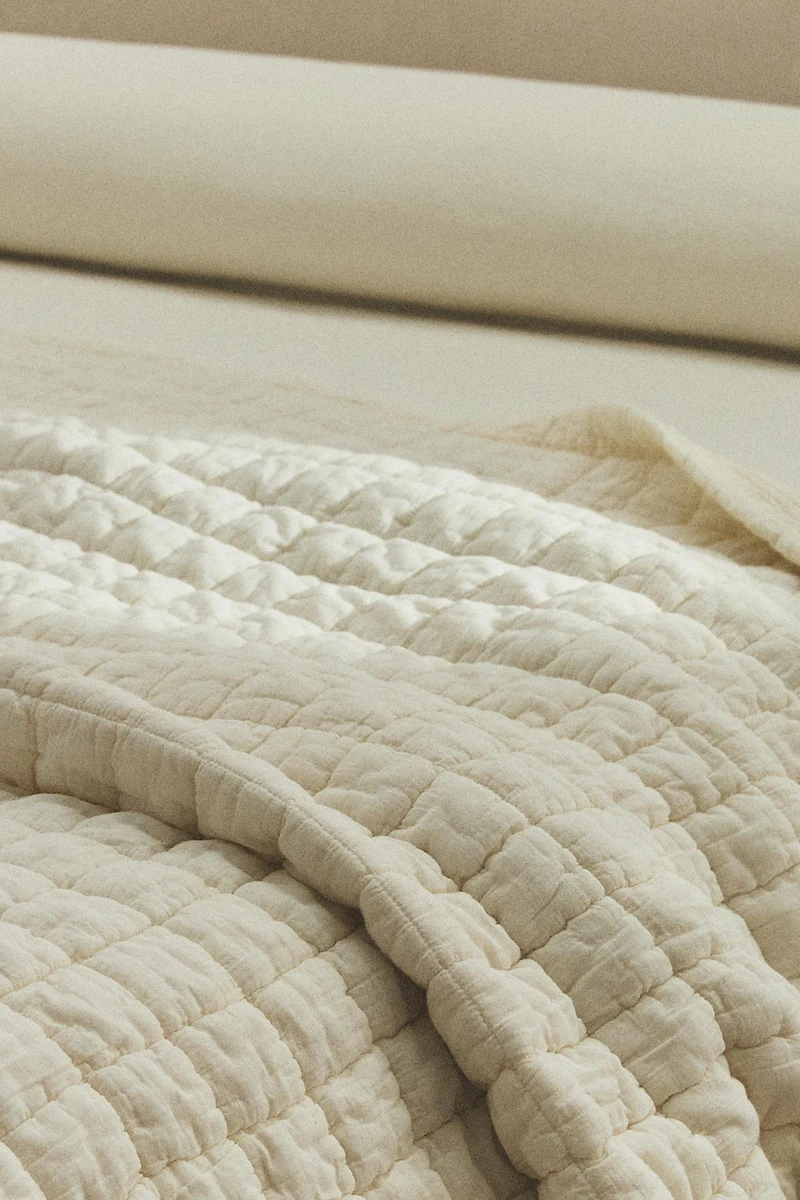 SQUARE COTTON QUILT
