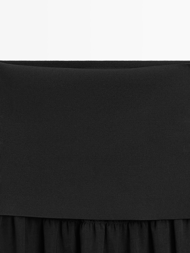 Flowing contrast midi skirt