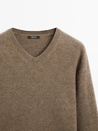 Oversize V-neck knit sweater
