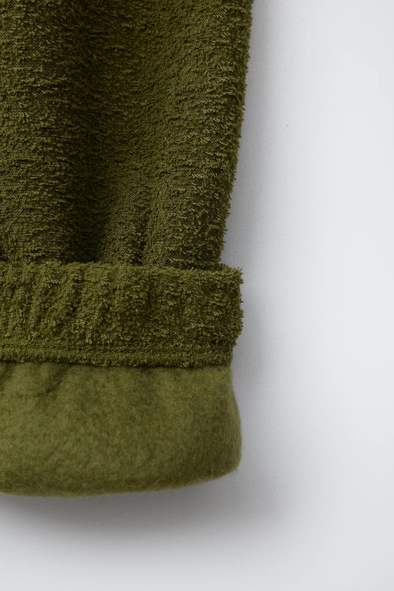 HOODIE SWEATSHIRT AND JOGGER PANTS SET WITH LABEL TEXTURE