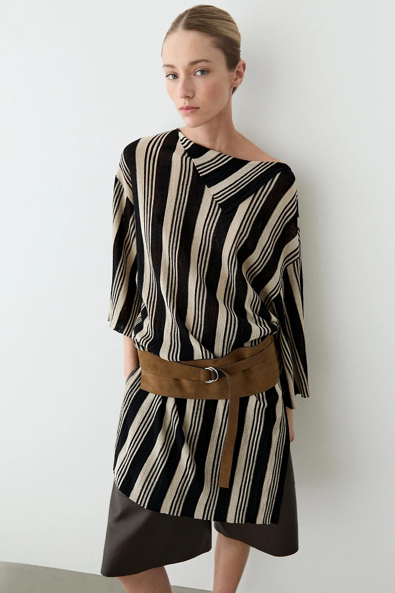 Pull en maille style tunique rayé