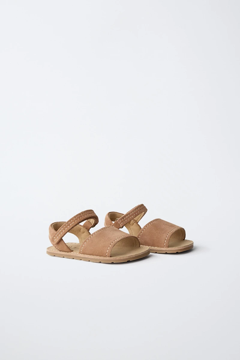 SANDALES EN CUIR PIEDS NUS