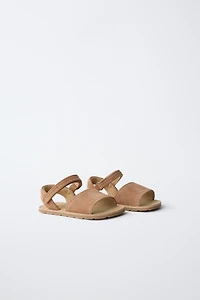 SANDALES EN CUIR PIEDS NUS