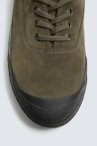 LEATHER SNEAKERS