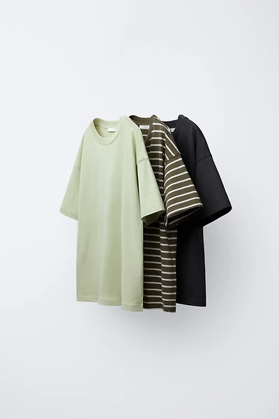 LOT TROIS T-SHIRTS RAYURES ET UNIS
