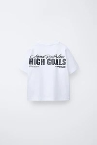 T-SHIRT AVEC INSCRIPTION EN RELIEF