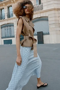 BELTED DOUBLE BREASTED SHOULDER PAD VEST