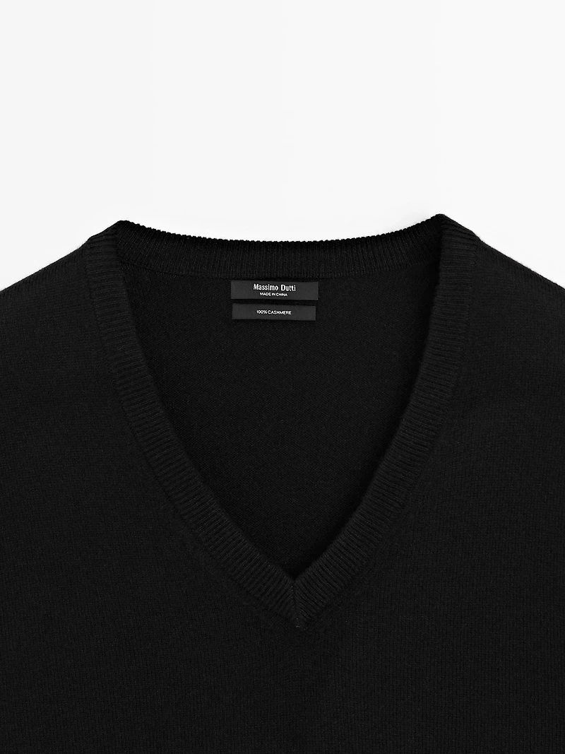 Knit 100% cashmere V-neck sweater