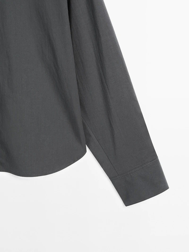 Loose-fitting 100% cotton poplin shirt