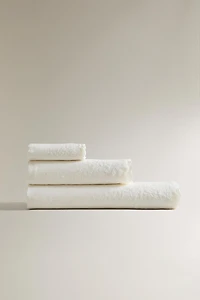 EMBROIDERED LINEN TOWEL
