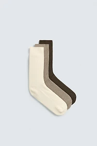 THREE-PACK OF MEDIUM WEIGHT RIBBED SOCKS