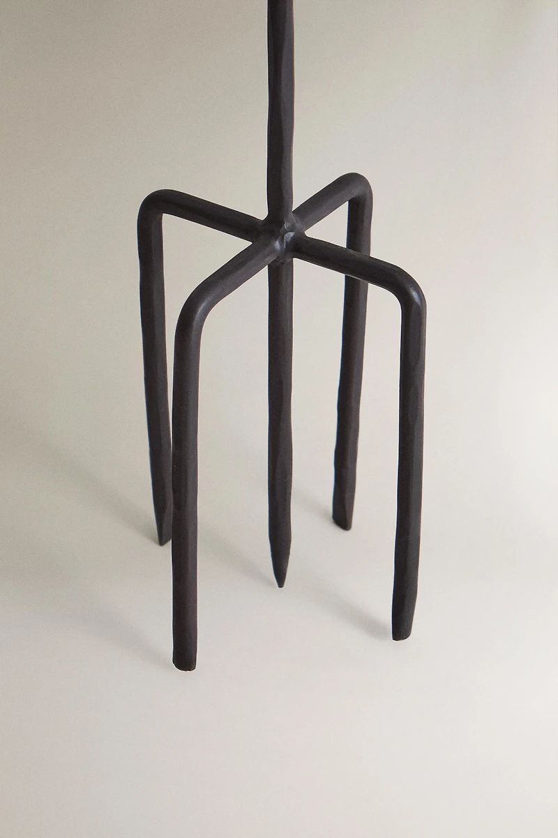 OUTDOOR TEALIGHT HOLDER WITH METAL STAND