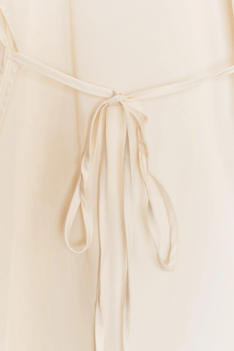 OVERSIZED SHIRT WITH TIE