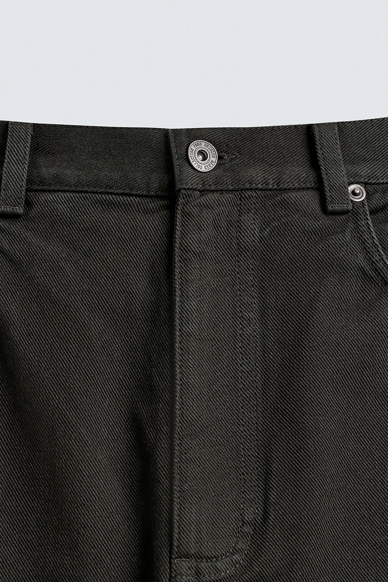 TEXTURED STRAIGHT FIT PANTS