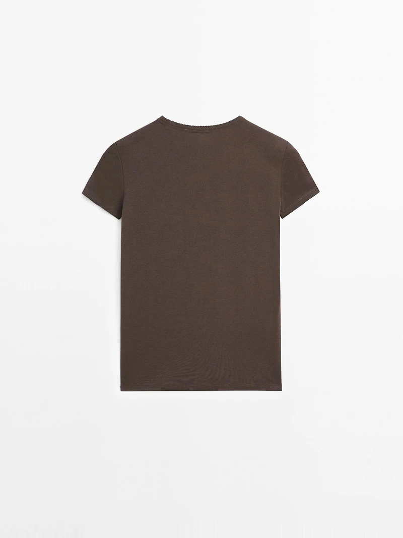 Short sleeve T-shirt with trim details