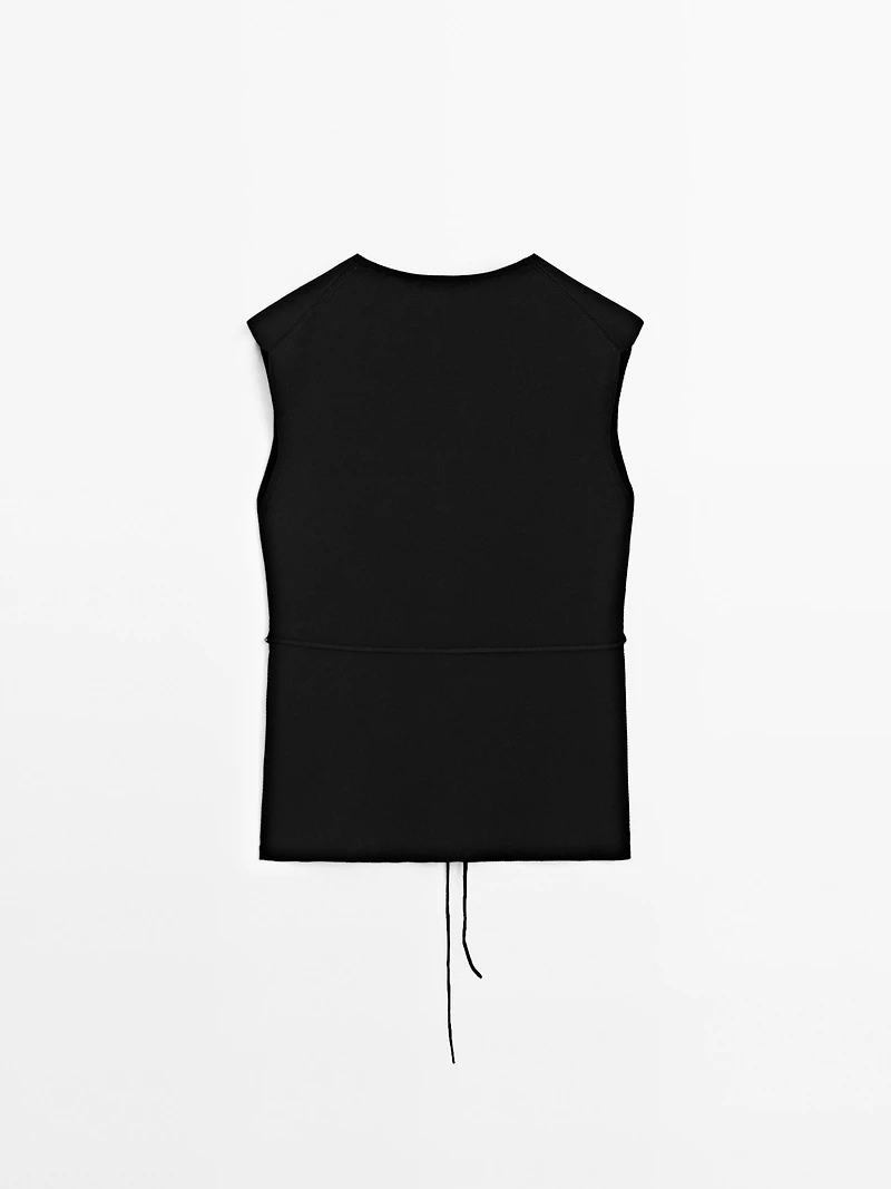 V-neck knit vest