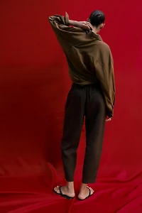 LINEN TAPERED PANTS WITH SEAM DETAIL