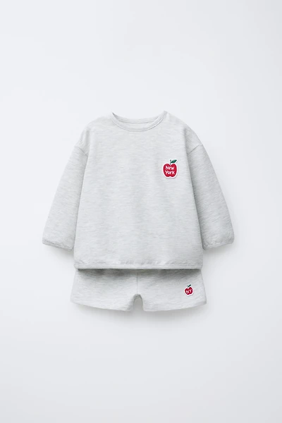 SWEATSHIRT AND BERMUDA SHORTS SET WITH APPLE PATCH