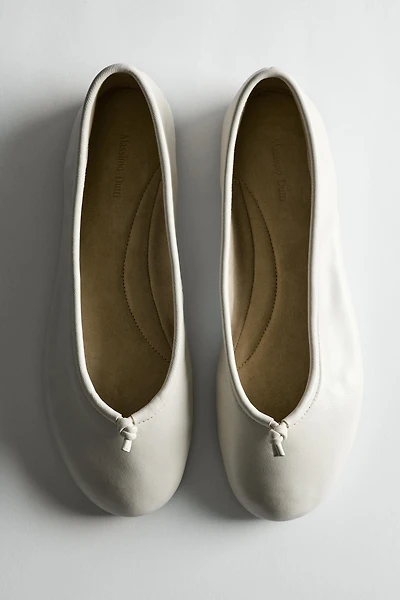 Leather knot ballet flat