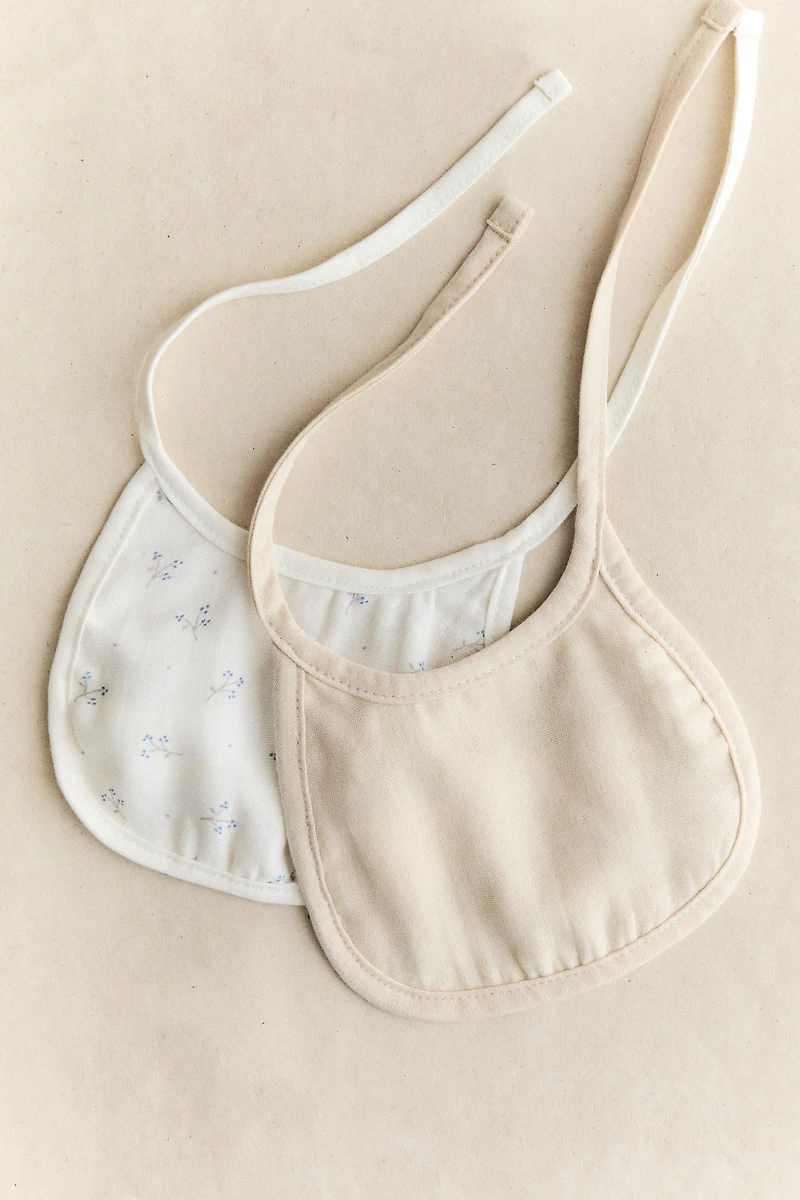 BABY BIB WITH MINI FLOWER PRINT (SET OF 2)
