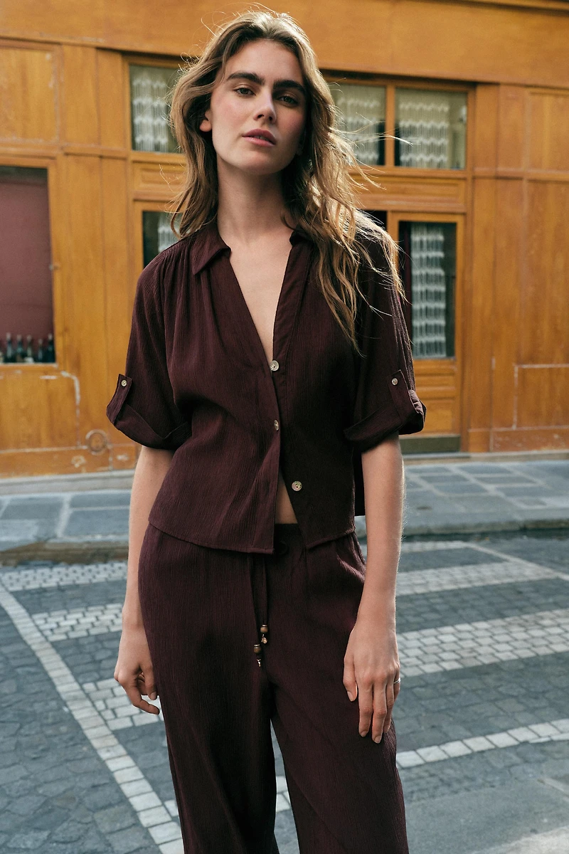 FLOWY SHORT SLEEVE SHIRT