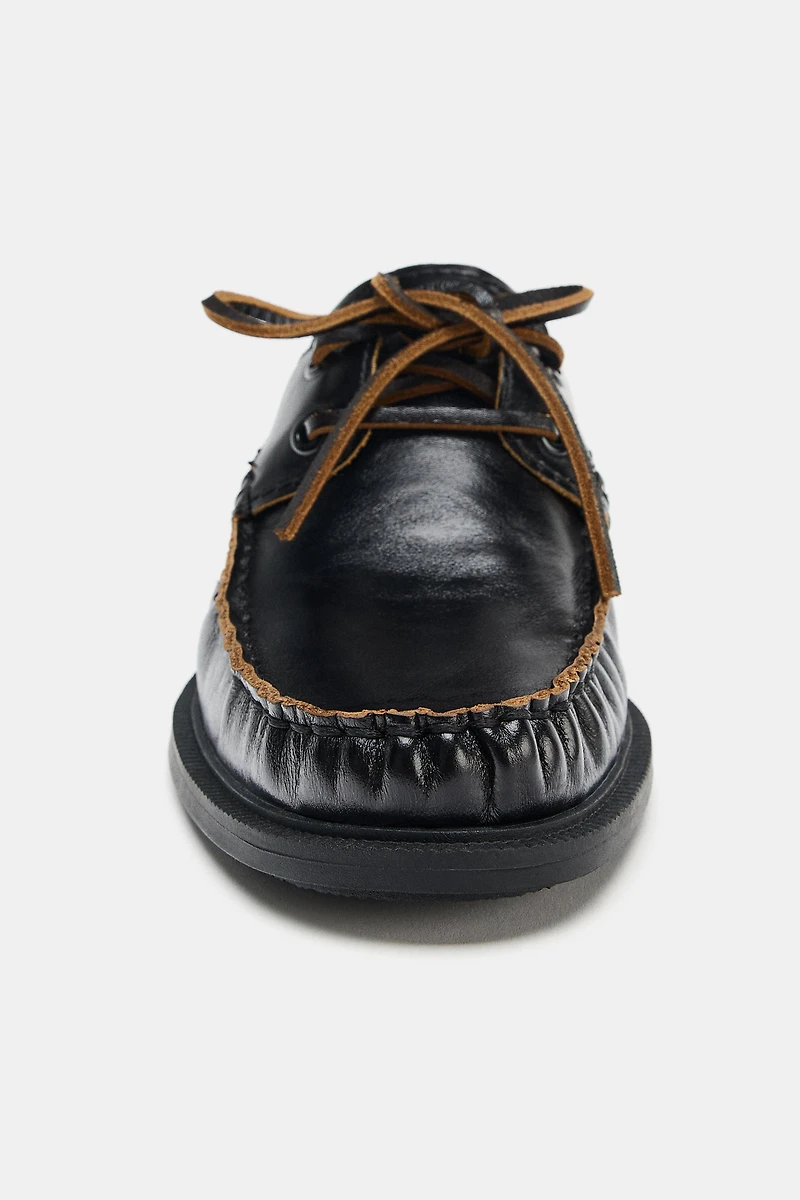 LEATHER FLAT DECK SHOES