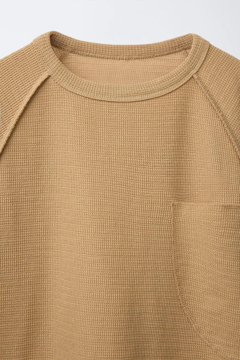TEXTURED POCKET T-SHIRT