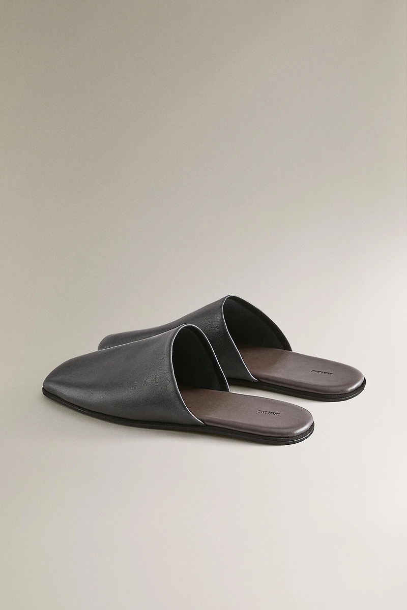 LEATHER MULE SLIPPERS