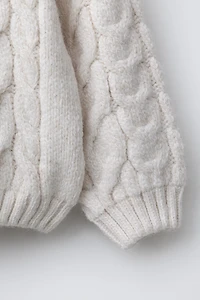 CABLE KNIT SWEATER