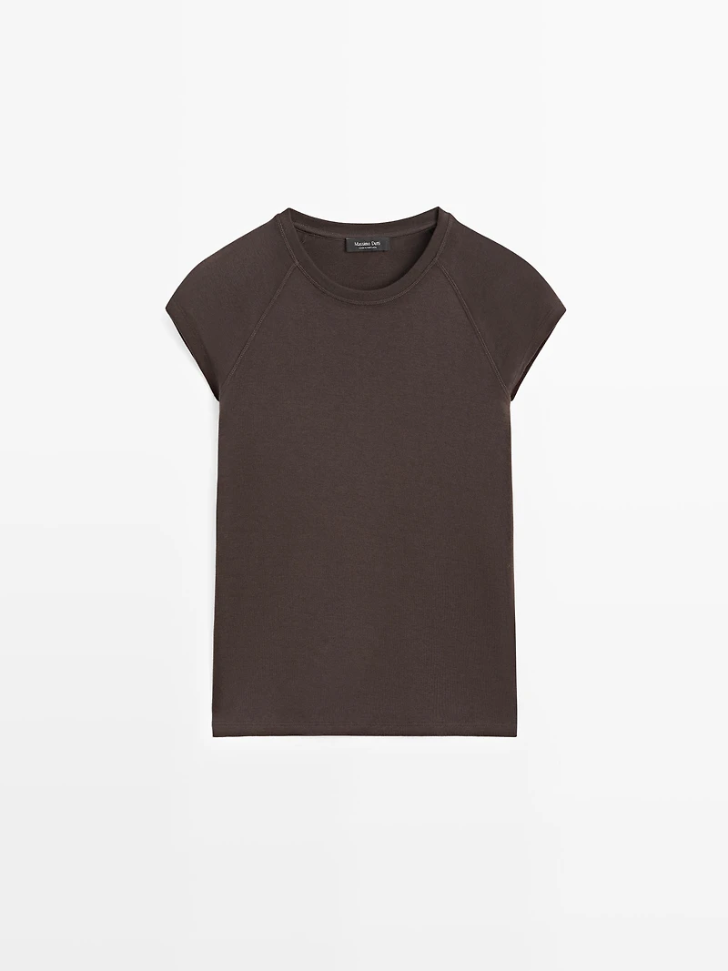 Cotton T-shirt with short raglan sleeves