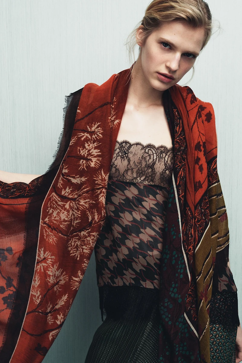 ORIENTAL PRINT SCARF