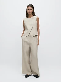 Linen capri trousers with darts