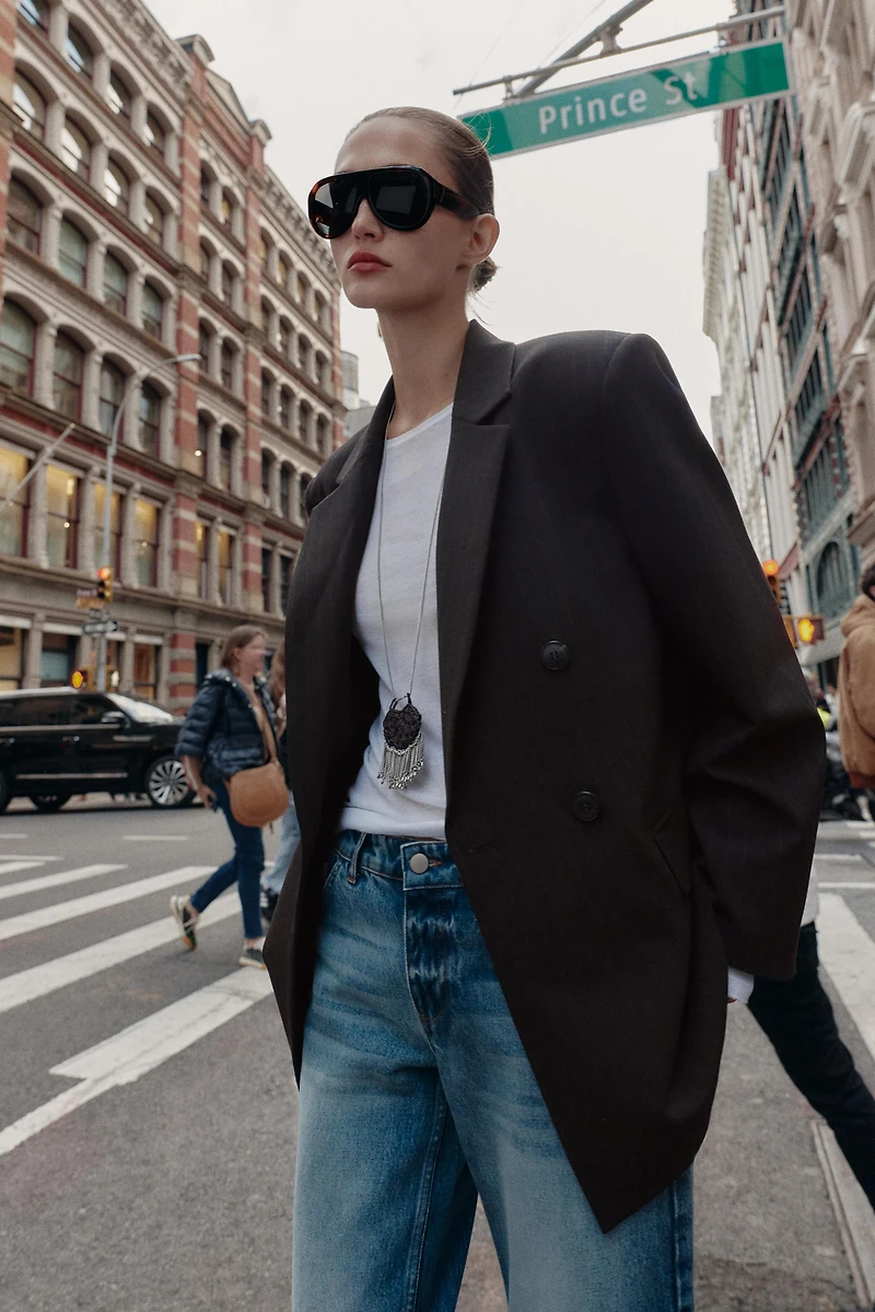 VESTE OVERSIZE À BOUTONNAGE CROISÉ ET RAYURES TENNIS