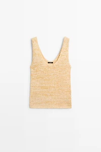 Round neck knit top