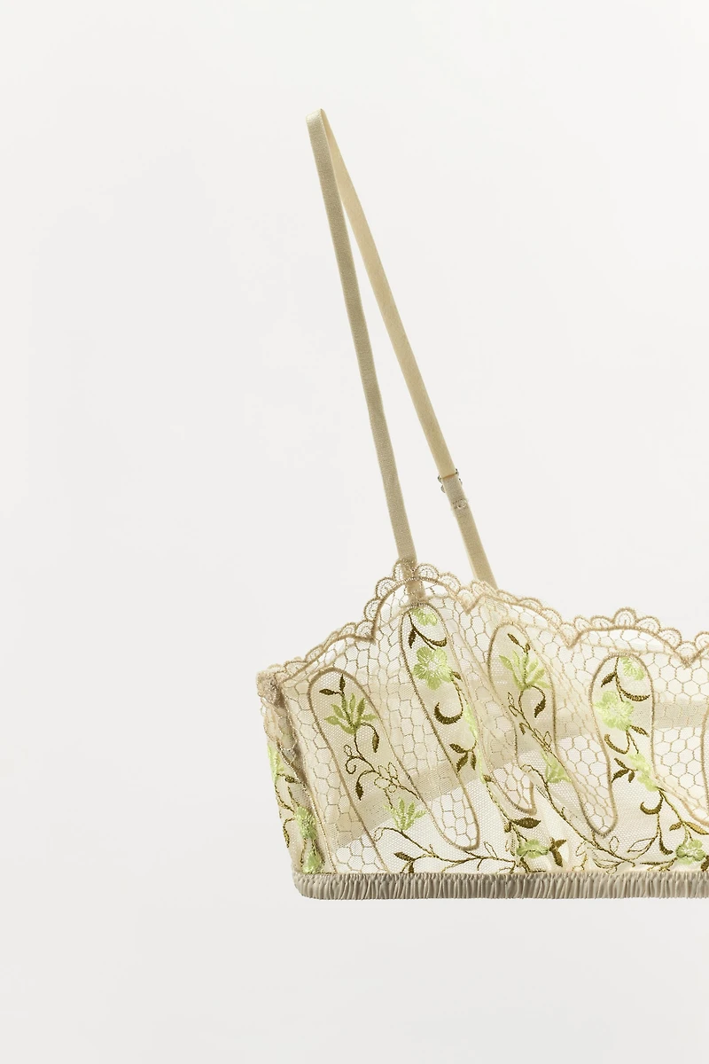 EMBROIDERED FLOWER LACE BANDEAU BRA