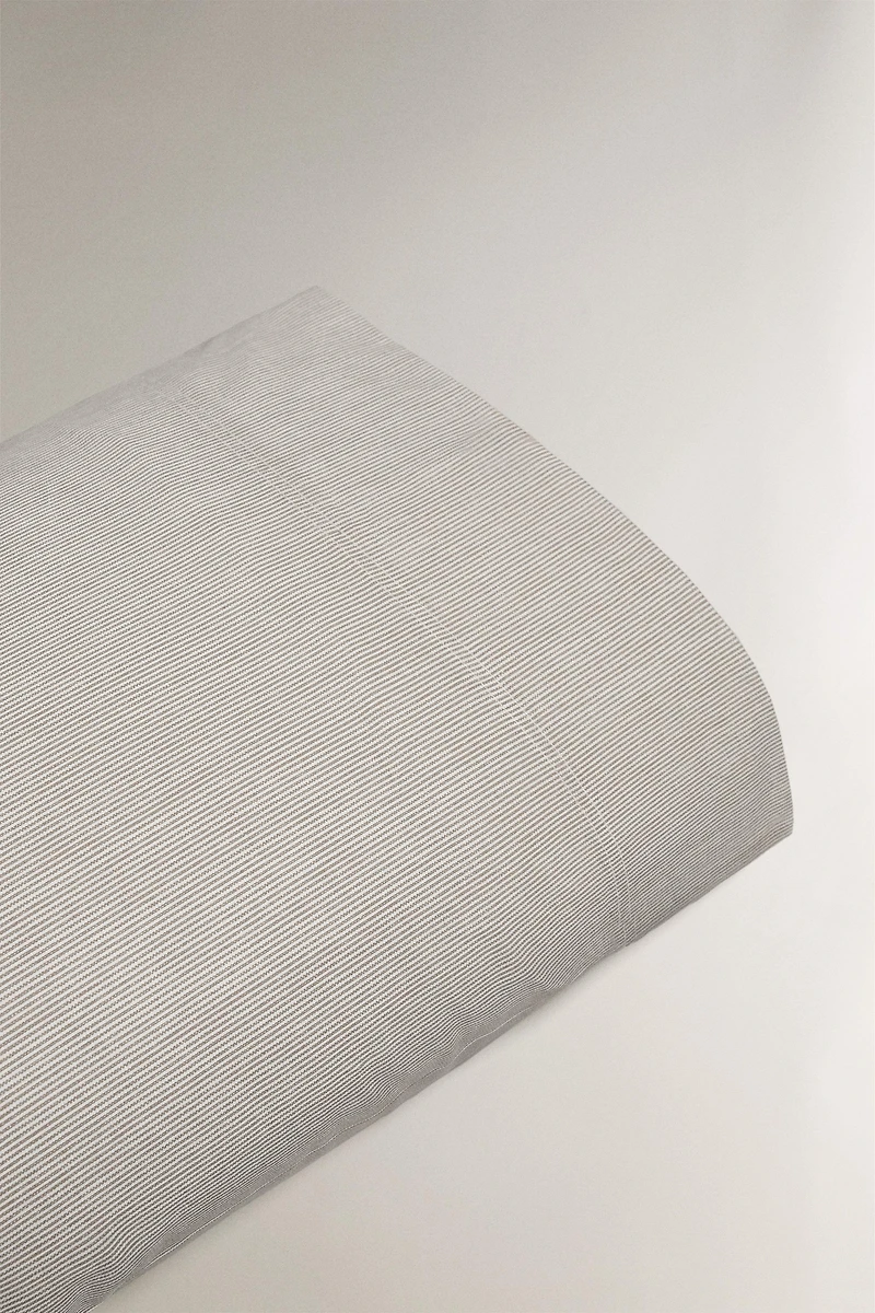 REVERSIBLE STRIPED PILLOWCASE