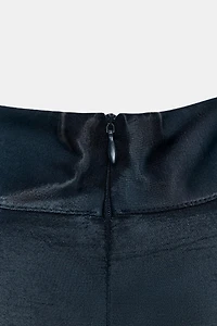 ROBE COURTE SATINÉE AVEC DENTELLE