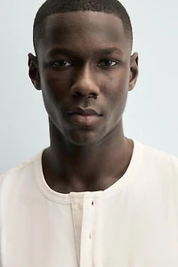 HENLEY NECK T-SHIRT