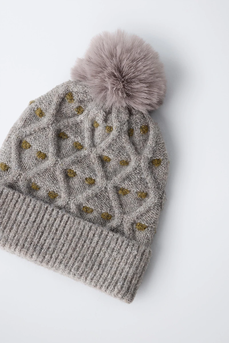 POLKA DOT KNIT HAT WITH POMPOM