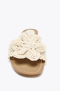 CROCHET BOW FLAT SANDALS