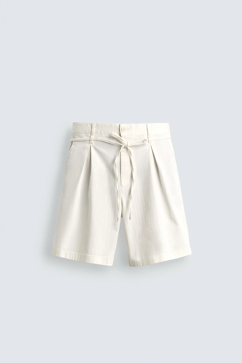 RELAXED FIT PLEATED SHORTS