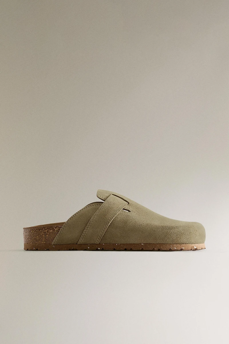 LEATHER CLOGS WITH STRAP