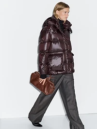 Short water-repellent puffer jacket with hood