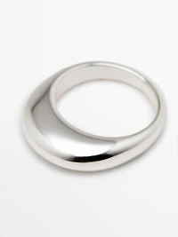 Set of textured enamelled rings